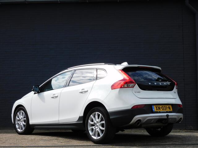 Volvo V40 CROSS COUNTRY 1.5 T3 Polar+ Luxury 1e EIGENAAR! DEALER ONDERHOUDEN! PANODAK! CAMERA! STOELVERW! LEER! NAVI! BLUETOOTH! CRUISE! TREKHAAK!