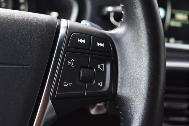 Volvo V40 CROSS COUNTRY 2.0 D4 Cruise, Afn. trekhaak, Stoelverwarming, Camera, PDC, NL-auto