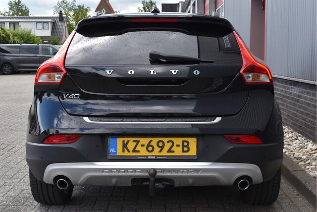 Volvo V40 CROSS COUNTRY 2.0 D4 Cruise, Afn. trekhaak, Stoelverwarming, Camera, PDC, NL-auto