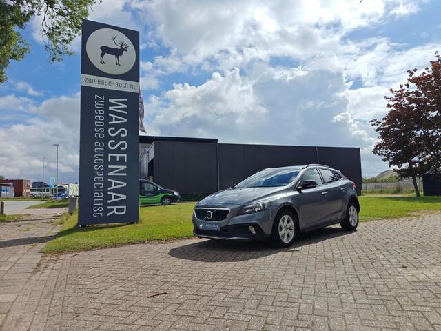 Volvo V40 CROSS COUNTRY T3 Momentum | Rijklaarprijs | Trekhaak |