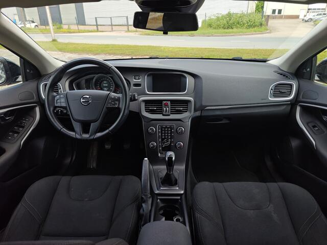 Volvo V40 CROSS COUNTRY T3 Momentum | Rijklaarprijs | Trekhaak |