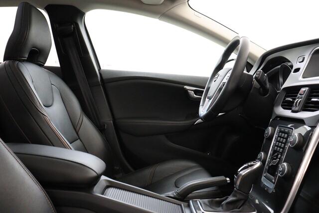 Volvo V40 CROSS COUNTRY T3 AUT. POLAR+ LUXURY *11.100KM!* -PANO.DAK|HARMAN/KARDON|LEDER|CAMERA|AUTOM.PARK.|PRIVACY.GLAS|KEYLESS|DEALEROH.