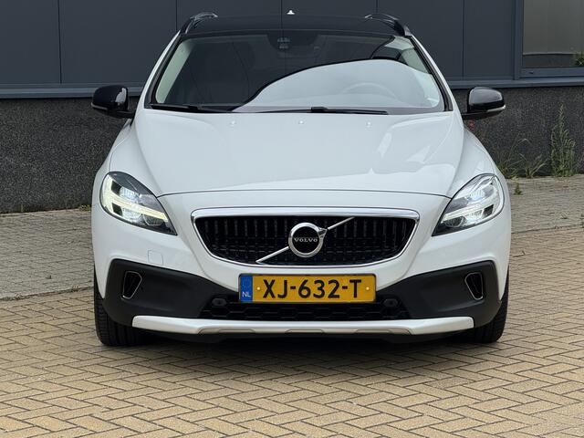 Volvo V40 CROSS COUNTRY 1.5 T3 Polar+ Luxury Pano dak, Leer, Navi