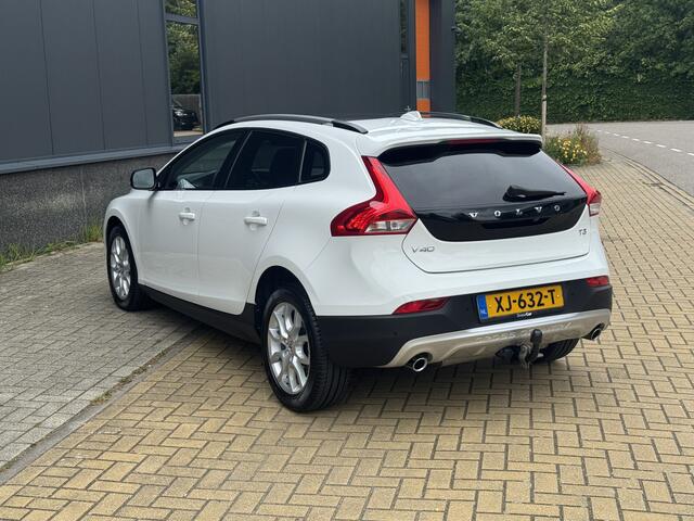 Volvo V40 CROSS COUNTRY 1.5 T3 Polar+ Luxury Pano dak, Leer, Navi