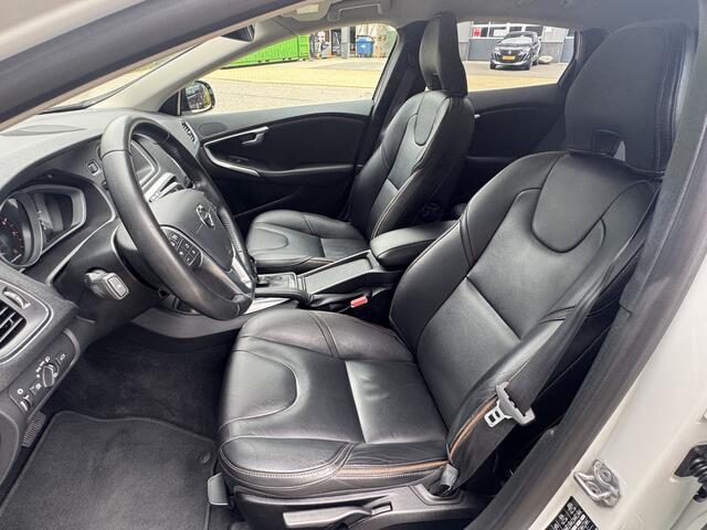 Volvo V40 CROSS COUNTRY 1.5 T3 Polar+ Luxury Pano dak, Leer, Navi