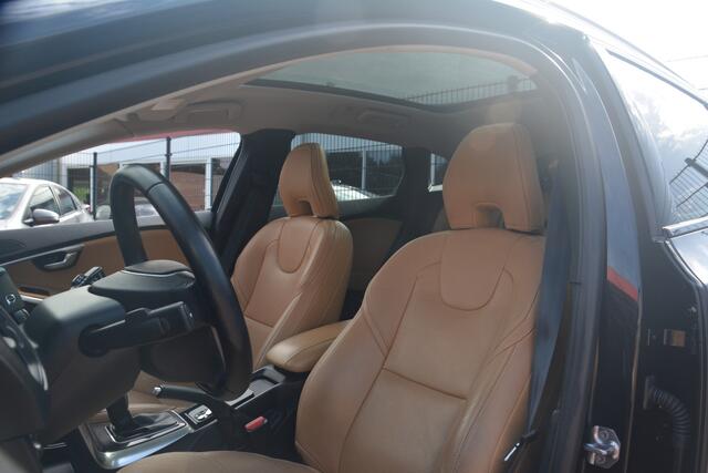 Volvo V40 CROSS COUNTRY 1.5 T3 Polar+ Luxury | Navigatie | LED | Stoelverwarming | Leer | Keyless | Panoramadak | NL auto!! |