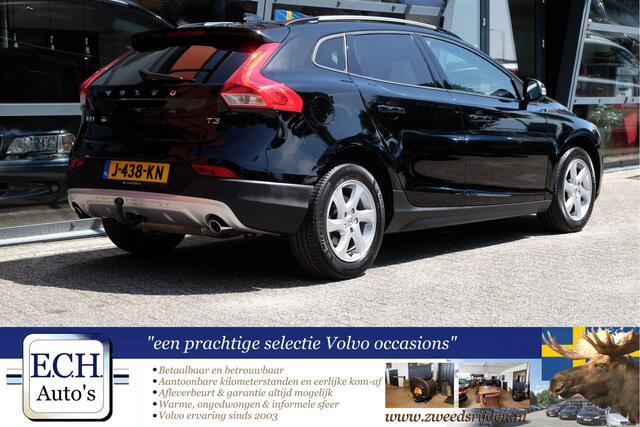 Volvo V40 CROSS COUNTRY 2.0 T3 152 pk Nordic+ Navi, Stoelverwarming, LED, Trekhaak