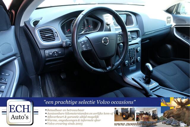 Volvo V40 CROSS COUNTRY 2.0 T3 152 pk Nordic+ Navi, Stoelverwarming, LED, Trekhaak