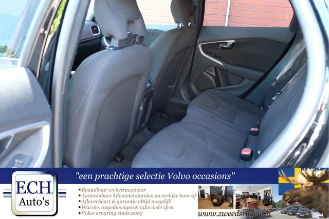 Volvo V40 CROSS COUNTRY 2.0 T3 152 pk Nordic+ Navi, Stoelverwarming, LED, Trekhaak