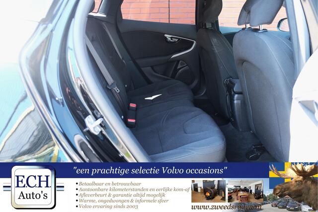 Volvo V40 CROSS COUNTRY 2.0 T3 152 pk Nordic+ Navi, Stoelverwarming, LED, Trekhaak