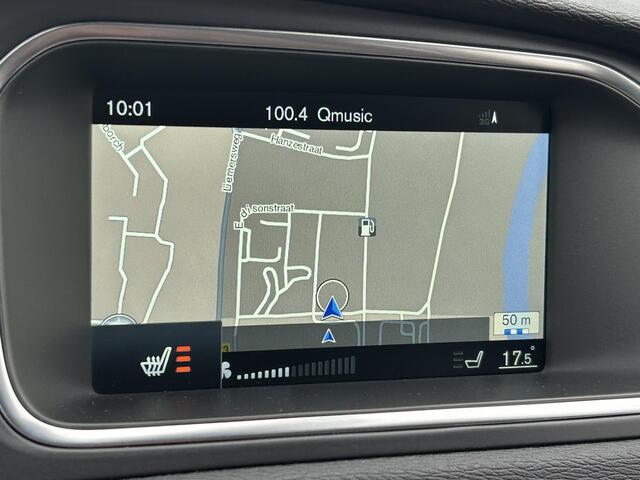 Volvo V40 CROSS COUNTRY 2.0 T3 Summum / Trekhaak / Achteruitrijcamera & sensoren achter / Stoelverwarming / Elektrisch verstelbare bestuurdersstoel / Cruise Control / Climate Control /