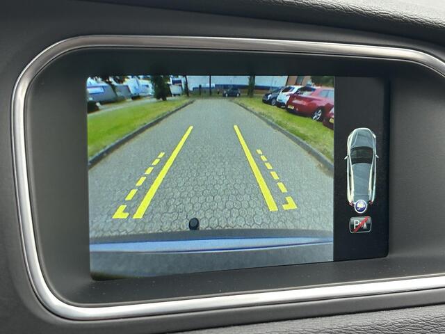 Volvo V40 CROSS COUNTRY 2.0 T3 Summum / Trekhaak / Achteruitrijcamera & sensoren achter / Stoelverwarming / Elektrisch verstelbare bestuurdersstoel / Cruise Control / Climate Control /