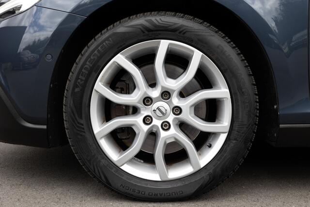 Volvo V40 CROSS COUNTRY 2.0 T4 Nordic+ | LEDER | PANO | CAMERA | NL-AUTO | TREKHAAK