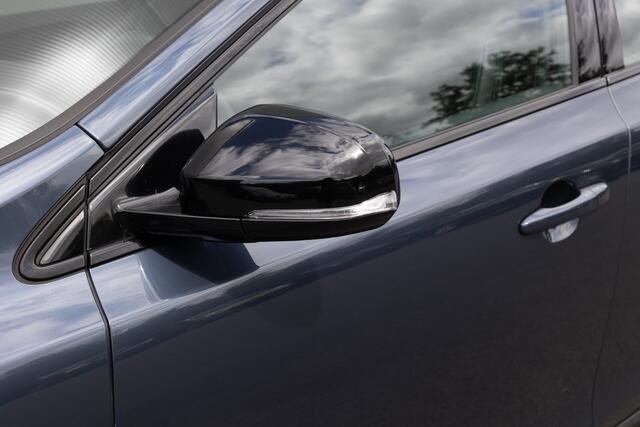 Volvo V40 CROSS COUNTRY 2.0 T4 Nordic+ | LEDER | PANO | CAMERA | NL-AUTO | TREKHAAK