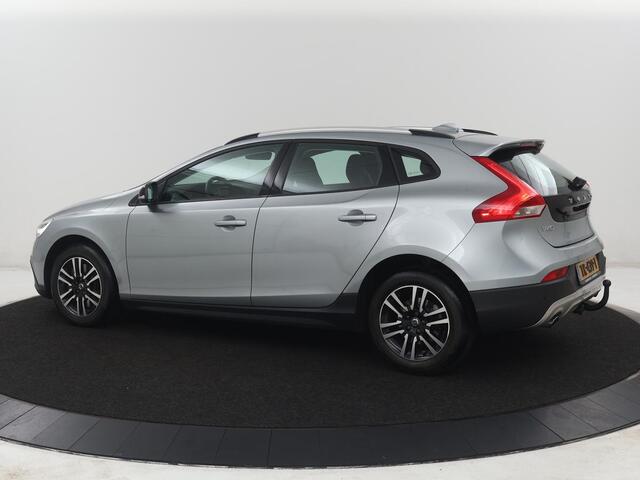 Volvo V40 CROSS COUNTRY 1.5 T3 Edition+ | Trekhaak | Navigatie | Stoelverwarming | Climate control | Bluetooth | Cruise control | Parkeerhulp