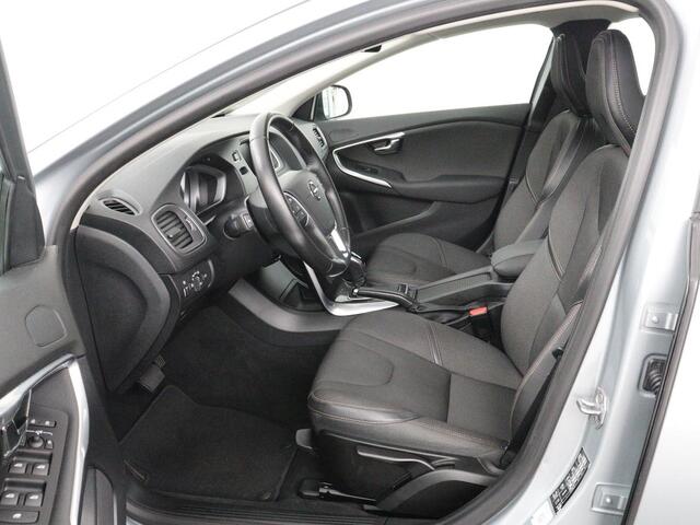 Volvo V40 CROSS COUNTRY 1.5 T3 Edition+ | Trekhaak | Navigatie | Stoelverwarming | Climate control | Bluetooth | Cruise control | Parkeerhulp