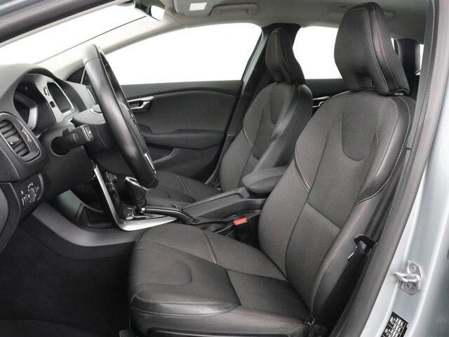 Volvo V40 CROSS COUNTRY 1.5 T3 Edition+ | Trekhaak | Navigatie | Stoelverwarming | Climate control | Bluetooth | Cruise control | Parkeerhulp
