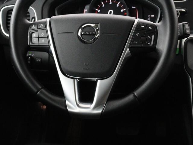 Volvo V40 CROSS COUNTRY 1.5 T3 Edition+ | Trekhaak | Navigatie | Stoelverwarming | Climate control | Bluetooth | Cruise control | Parkeerhulp