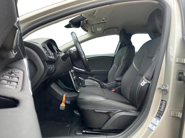 Volvo V40 CROSS COUNTRY 1.5 T3 Nordic+ l Trekhaak l