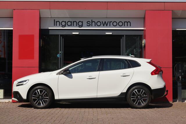 Volvo V40 CROSS COUNTRY 1.5 T3 153pk Nordic+ Automaat | Trekhaak | Full LED | Navigatie | Climate |