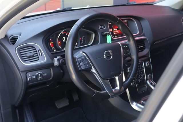 Volvo V40 CROSS COUNTRY 1.5 T3 153pk Nordic+ Automaat | Trekhaak | Full LED | Navigatie | Climate |