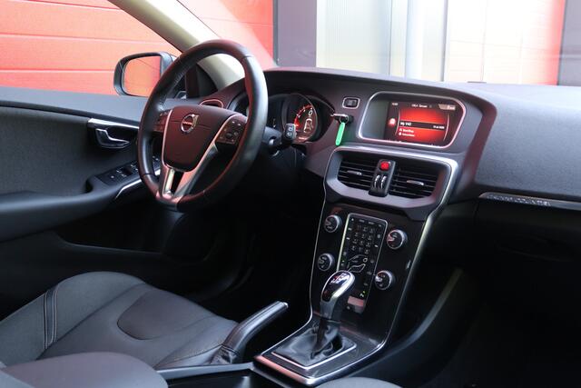 Volvo V40 CROSS COUNTRY 1.5 T3 153pk Nordic+ Automaat | Trekhaak | Full LED | Navigatie | Climate |