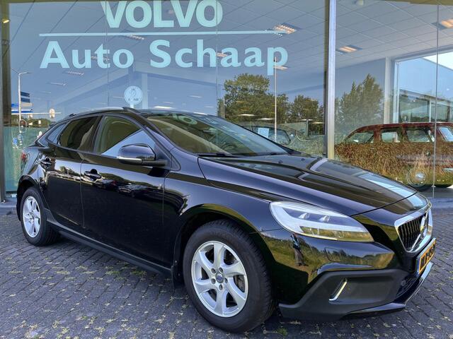 Volvo V40 CROSS COUNTRY 2.0 T3 Momentum | Rijklaar incl 12 mnd Bovag | Darktint Parkeersensoren voor + achter Trekhaak