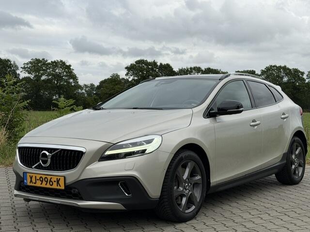 Volvo V40 CROSS COUNTRY T3 POLAR+ LUXURY AUTOM LEDER BOMVOL EN DE MOOISTE