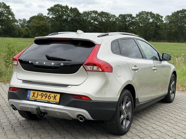 Volvo V40 CROSS COUNTRY T3 POLAR+ LUXURY AUTOM LEDER BOMVOL EN DE MOOISTE