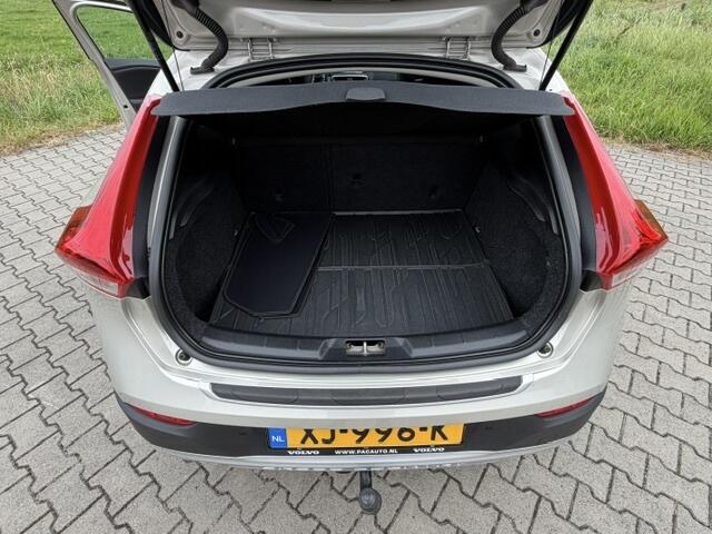 Volvo V40 CROSS COUNTRY T3 POLAR+ LUXURY AUTOM LEDER BOMVOL EN DE MOOISTE