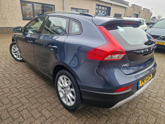 Volvo V40 CROSS COUNTRY T3 Nordic+ | Lichtmetalen velgen 17" | Stoelverwarming | Verwarmbare voorruit
