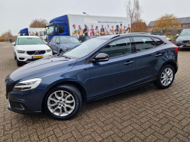 Volvo V40 CROSS COUNTRY T3 Nordic+ | Lichtmetalen velgen 17" | Stoelverwarming | Verwarmbare voorruit