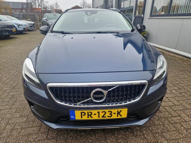 Volvo V40 CROSS COUNTRY T3 Nordic+ | Lichtmetalen velgen 17" | Stoelverwarming | Verwarmbare voorruit