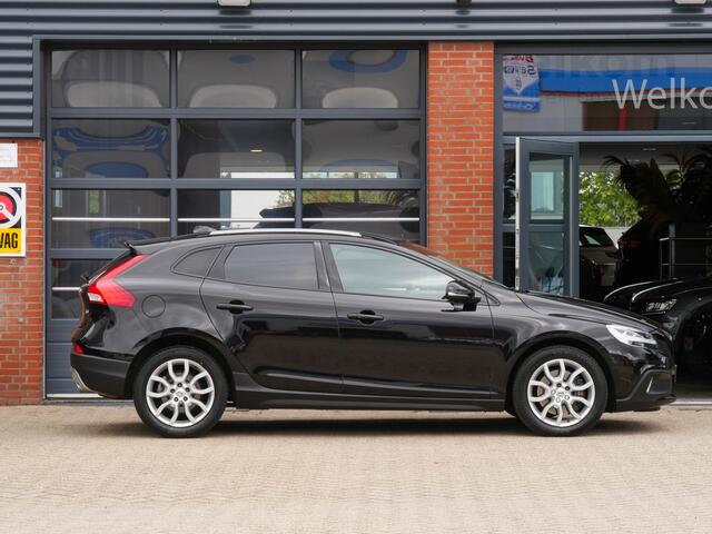 Volvo V40 CROSS COUNTRY 1.5 T3 Automaat Polar+ Luxury | PANODAK | LEDER | CAMERA |