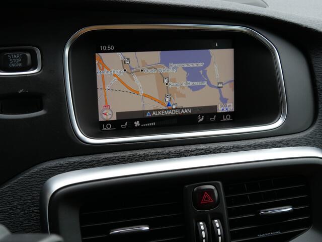 Volvo V40 CROSS COUNTRY 1.5 T3 Automaat Polar+ Luxury | PANODAK | LEDER | CAMERA |