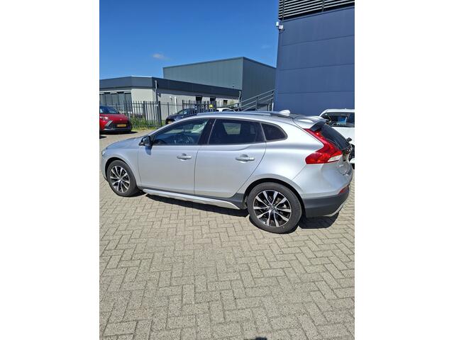 Volvo V40 CROSS COUNTRY 1.5 T3 Summum | 2E EIGENAAR | 3/6 of 12 MND GARANTIE | PANO DAK | CAMERA | NAVI | MEMORY |