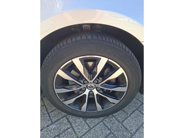 Volvo V40 CROSS COUNTRY 1.5 T3 Summum | 2E EIGENAAR | 3/6 of 12 MND GARANTIE | PANO DAK | CAMERA | NAVI | MEMORY |