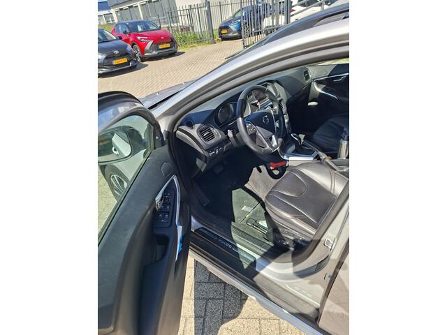 Volvo V40 CROSS COUNTRY 1.5 T3 Summum | 2E EIGENAAR | 3/6 of 12 MND GARANTIE | PANO DAK | CAMERA | NAVI | MEMORY |