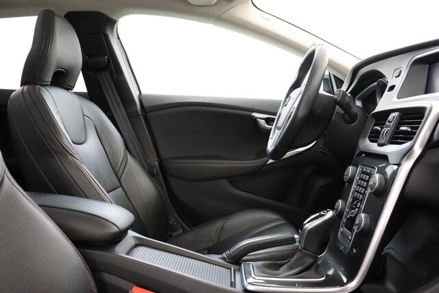 Volvo V40 CROSS COUNTRY T3 AUT. POLAR+ LUXURY -PANO.DAK|HARMAN/KARDON|LEDER|PARK.PILOT|CAMERA|KEYLESS|18"METALLAH