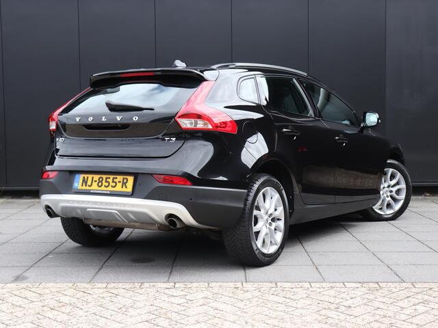 Volvo V40 CROSS COUNTRY 1.5 T3 Nordic+ AUT | PANODAK | CAMERA | LEDER