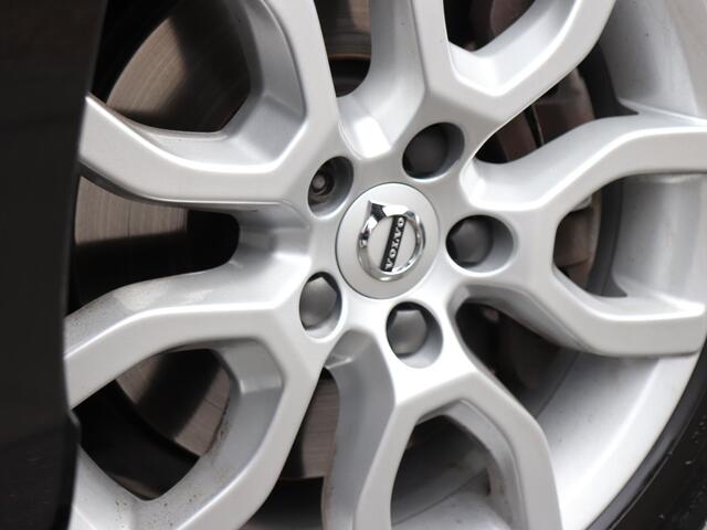 Volvo V40 CROSS COUNTRY 1.5 T3 Nordic+ AUT | PANODAK | CAMERA | LEDER