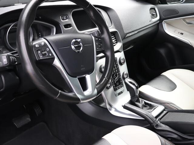 Volvo V40 CROSS COUNTRY 1.5 T3 Nordic+ AUT | PANODAK | CAMERA | LEDER