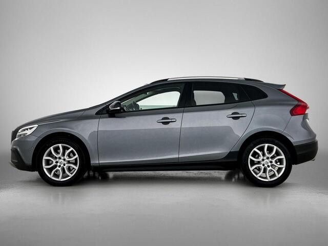 Volvo V40 CROSS COUNTRY 1.5 T3 Polar+ Luxury | Trekhaak | Panoramadak | Camera |