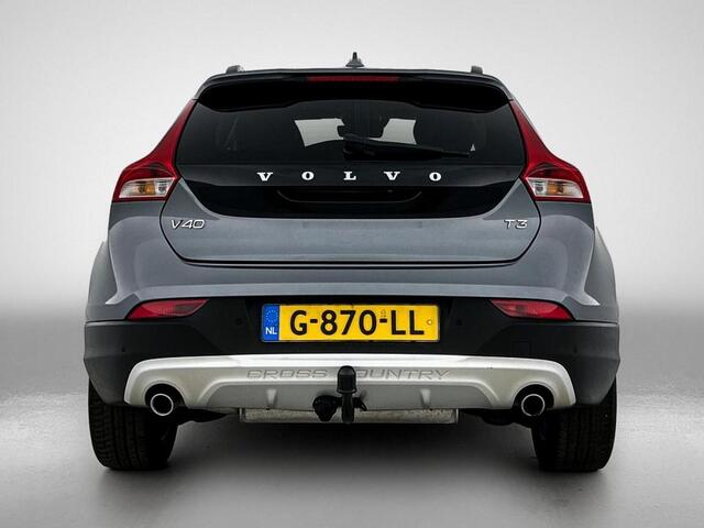 Volvo V40 CROSS COUNTRY 1.5 T3 Polar+ Luxury | Trekhaak | Panoramadak | Camera |