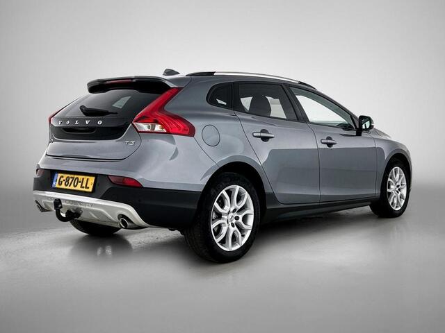 Volvo V40 CROSS COUNTRY 1.5 T3 Polar+ Luxury | Trekhaak | Panoramadak | Camera |