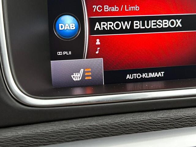 Volvo V40 CROSS COUNTRY 1.5 T3 Polar+ Luxury | Trekhaak | Panoramadak | Camera |