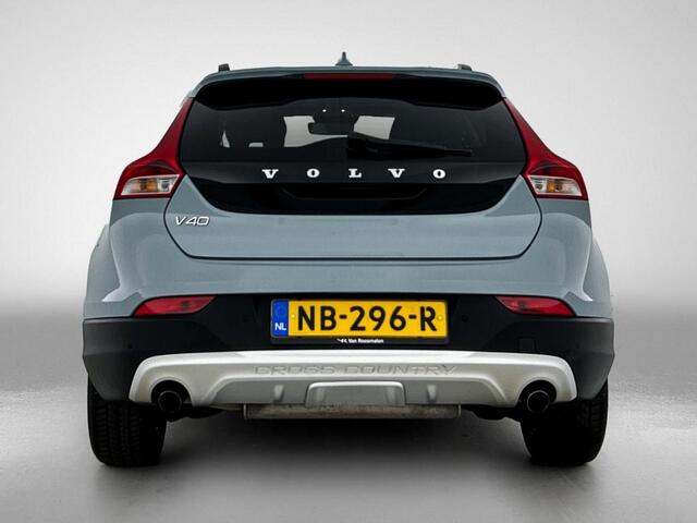 Volvo V40 CROSS COUNTRY 1.5 T3 Momentum | Trekhaak | Navigatie | Cruise Control | PDC |