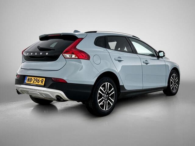 Volvo V40 CROSS COUNTRY 1.5 T3 Momentum | Trekhaak | Navigatie | Cruise Control | PDC |
