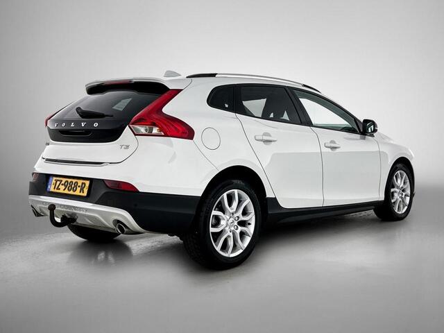Volvo V40 CROSS COUNTRY 1.5 T3 Polar+ Luxury | Trekhaak | Panoramadak | Camera |