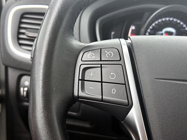 Volvo V40 CROSS COUNTRY 1.5 T3 Polar+ Luxury | Trekhaak | Panoramadak | Camera |